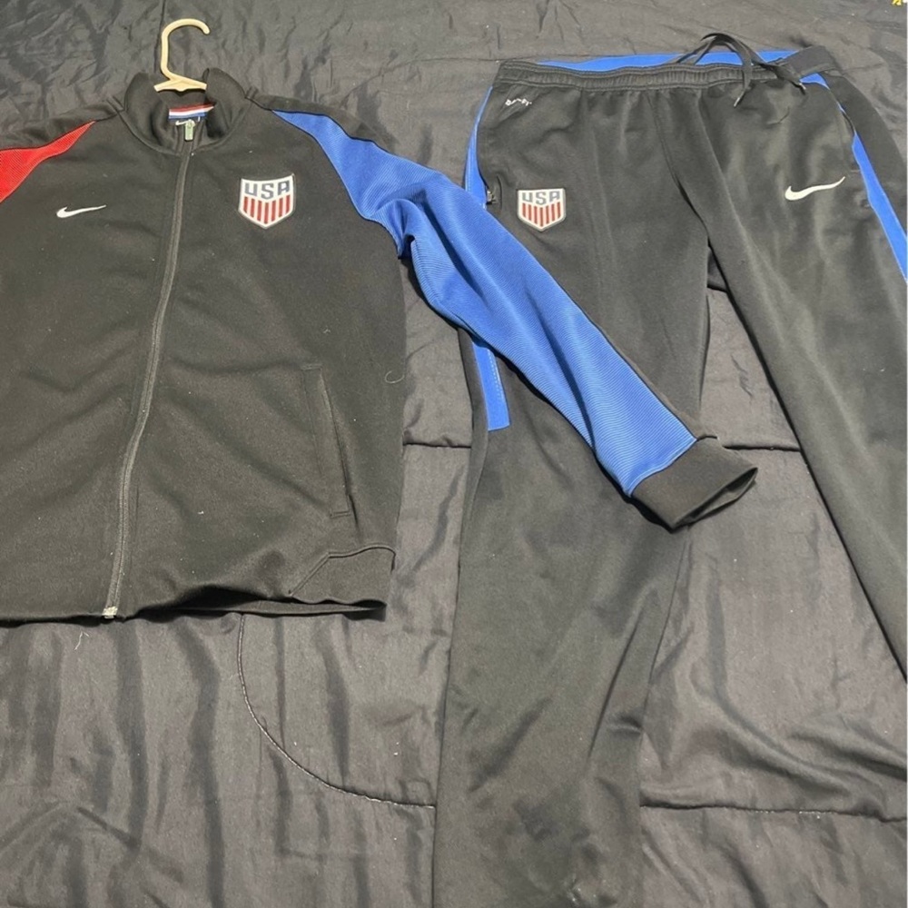 Nike Men’s USA Aoccer Tracksuit